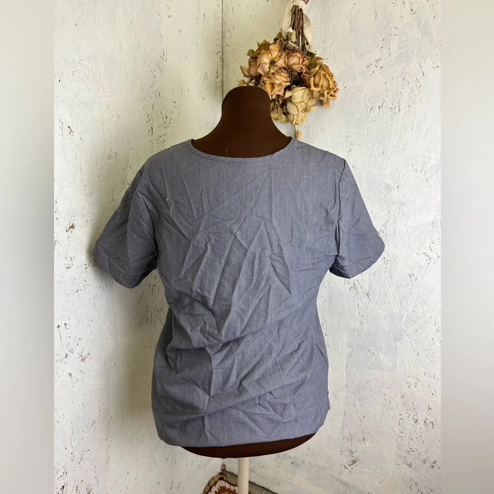 FIGS Catarina V Neck Grey Scrub Top Size Large - Picture 3 of 7